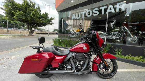 HARLEY-DAVIDSON STREET GLIDE SPECIAL 